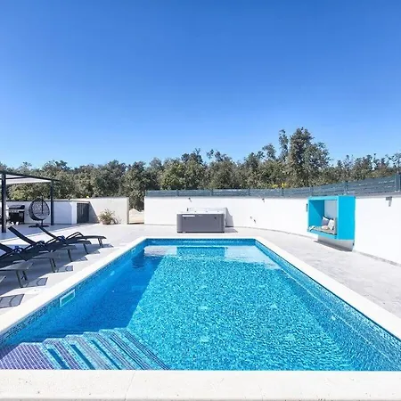 Villa Vallelunga Comfortable Holiday *